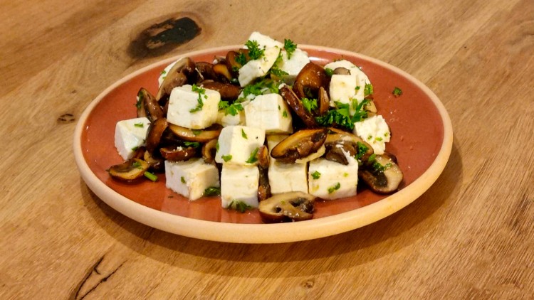 Salada de Cogumelos e Queijo feta